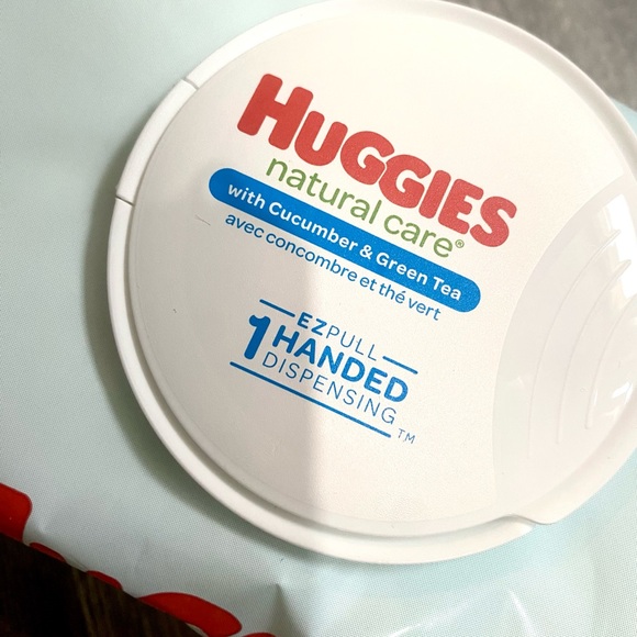 NEW 7 PACK HUGGIES NATURAL CARE WIPES WITH CUCUMBER & GREEN TEA / PLANT BASED - Picture 3 of 6